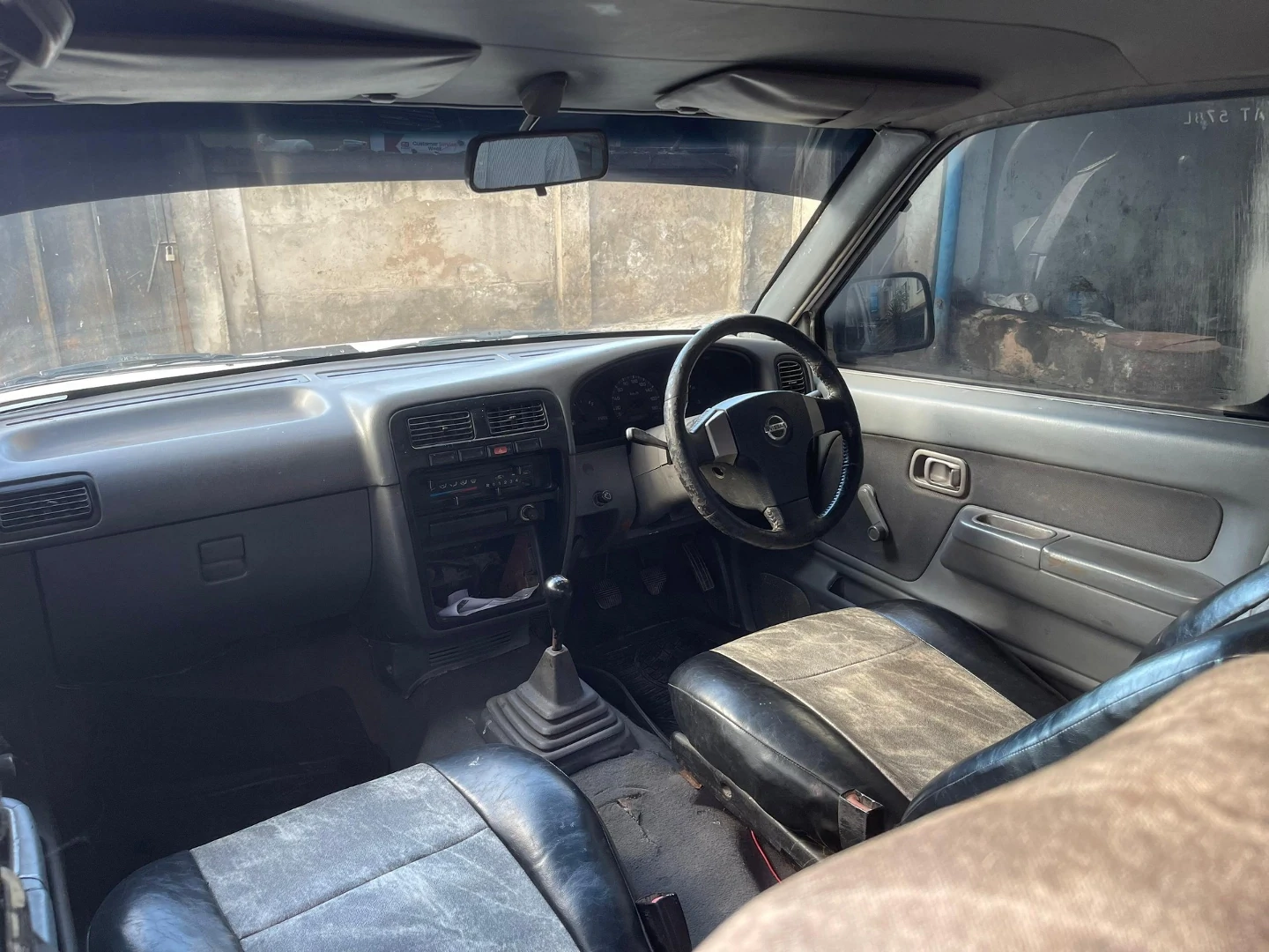 Nissan Hardbody Pickup Truck QD32 Diesel thumbnail 6