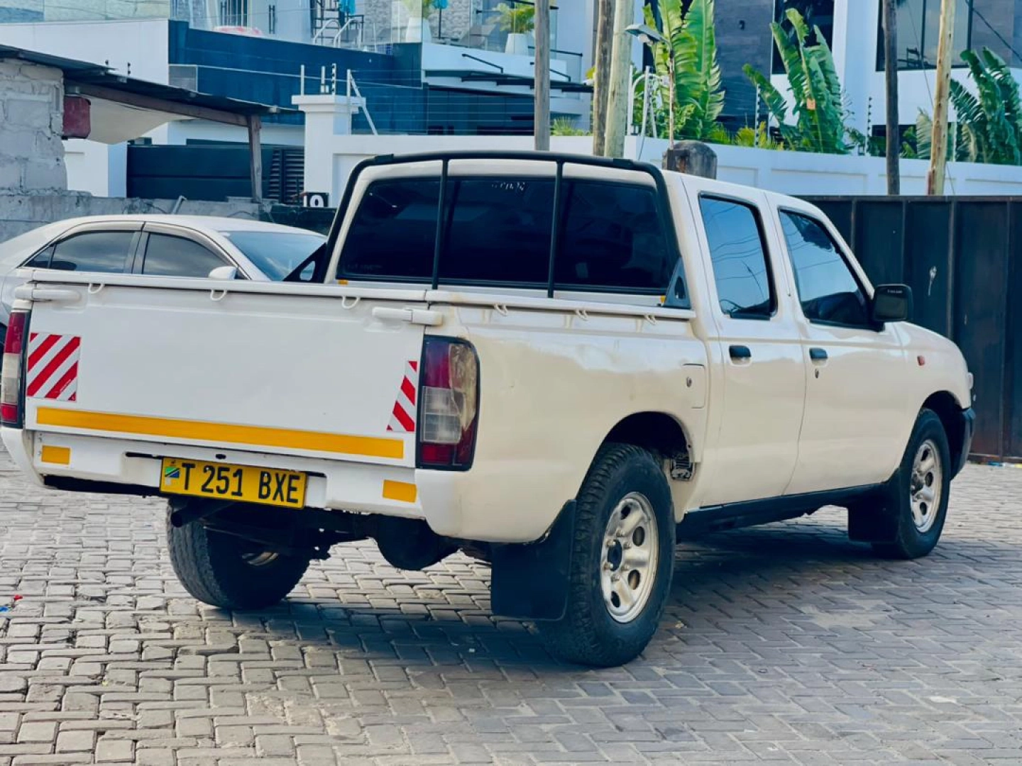 Nissan Hardbody Pickup Truck QD32 Diesel thumbnail 8
