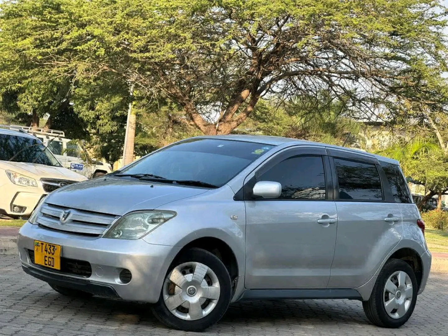 Toyota IST EGD 2004 - 1290cc (Silver) thumbnail 7