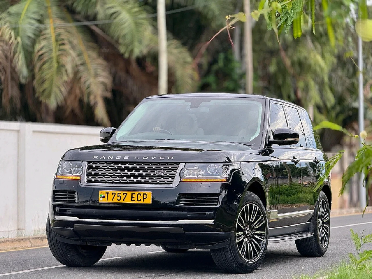 Range Rover Vogue ECP 2014 SUV thumbnail 2