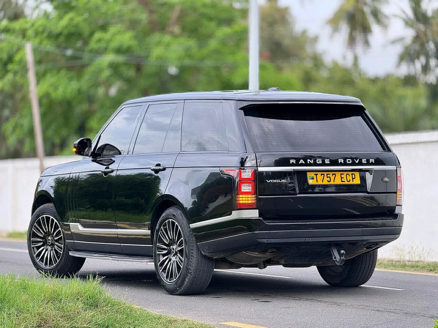 Range Rover Vogue ECP 2014 SUV thumbnail 3