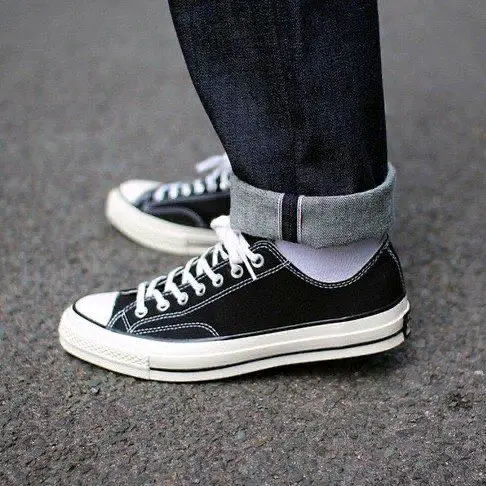 Low Converse Sneakers thumbnail 2