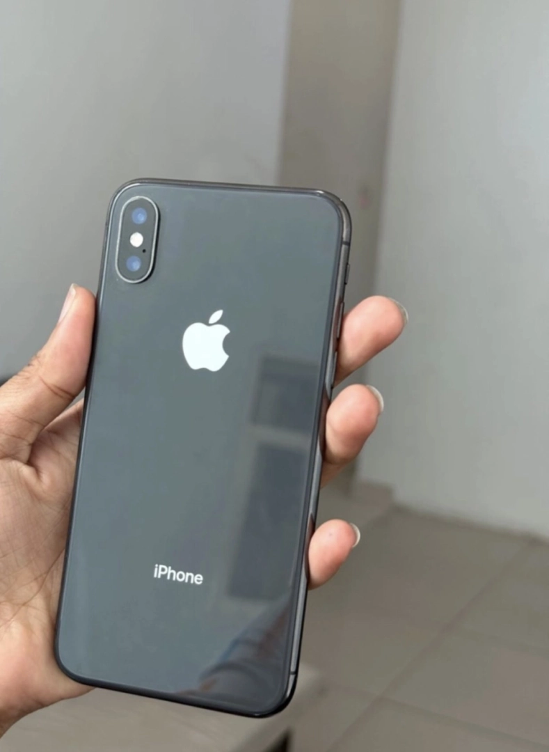 IPhone X 256GB Black 100% Battery Health thumbnail 6