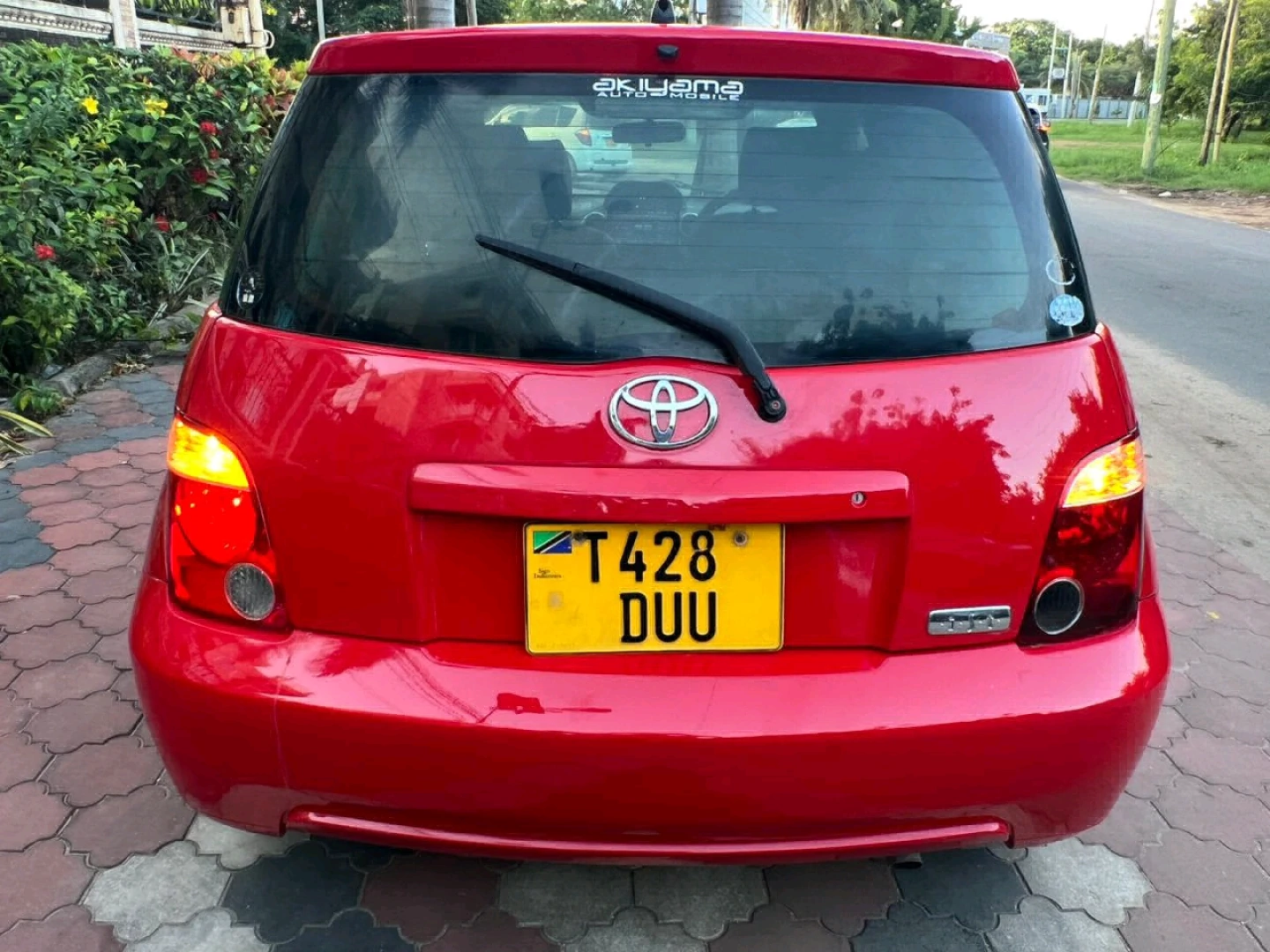 Red Toyota Ist 2005 Model for Sale thumbnail 2