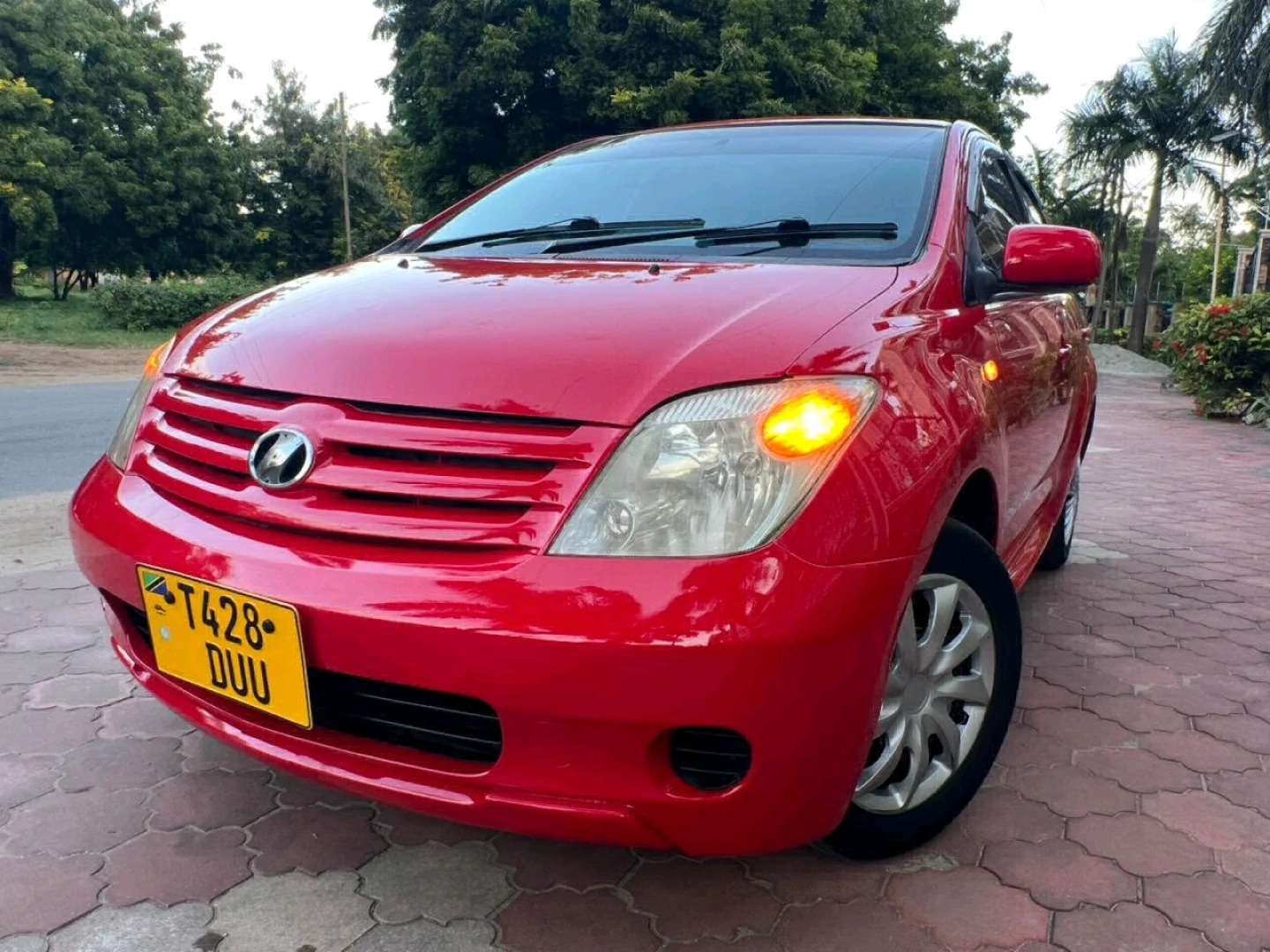 Red Toyota Ist 2005 Model for Sale thumbnail 4