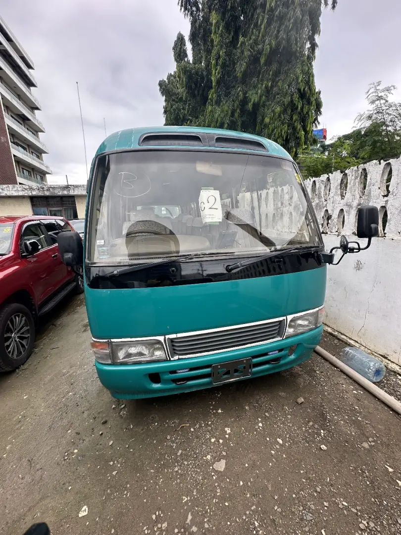Toyota Coaster 2004 thumbnail 3
