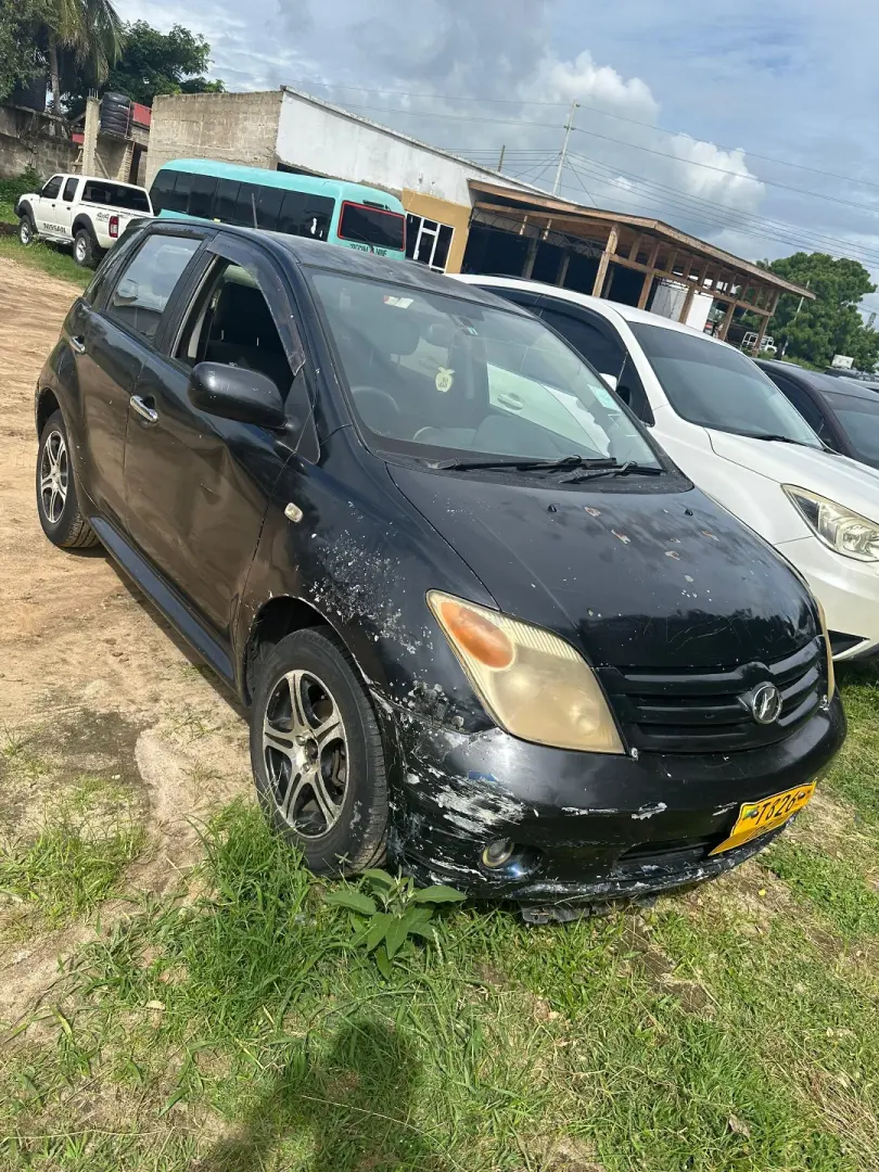 Toyota Ist (1290cc) thumbnail 2