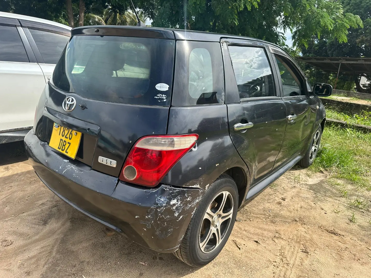 Toyota Ist (1290cc) thumbnail 3