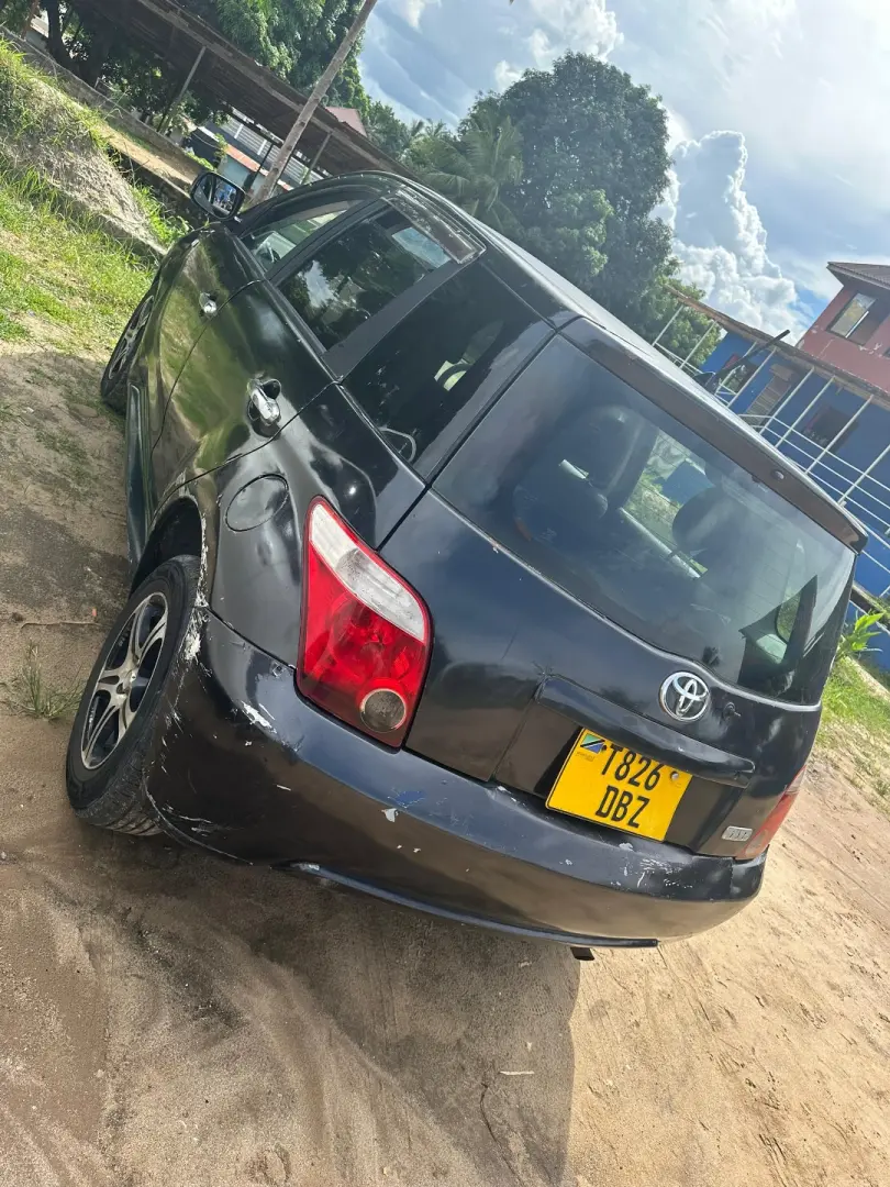 Toyota Ist (1290cc) thumbnail 4