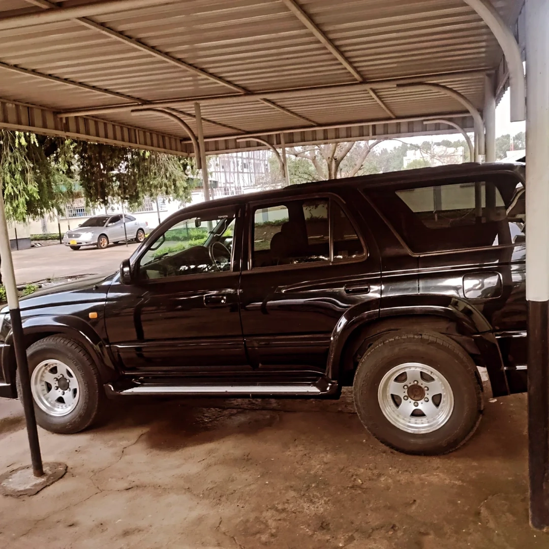 Black Toyota Hilux Surf 3RZ Engine for Sale thumbnail 2