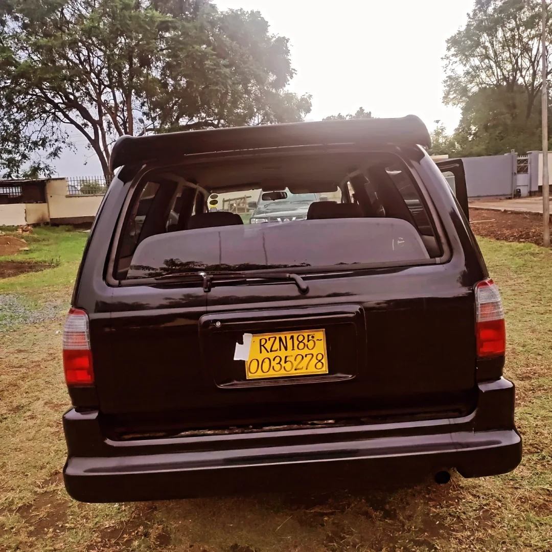 Black Toyota Hilux Surf 3RZ Engine for Sale thumbnail 3