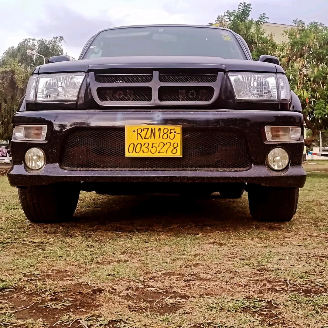 Black Toyota Hilux Surf 3RZ Engine for Sale thumbnail 7