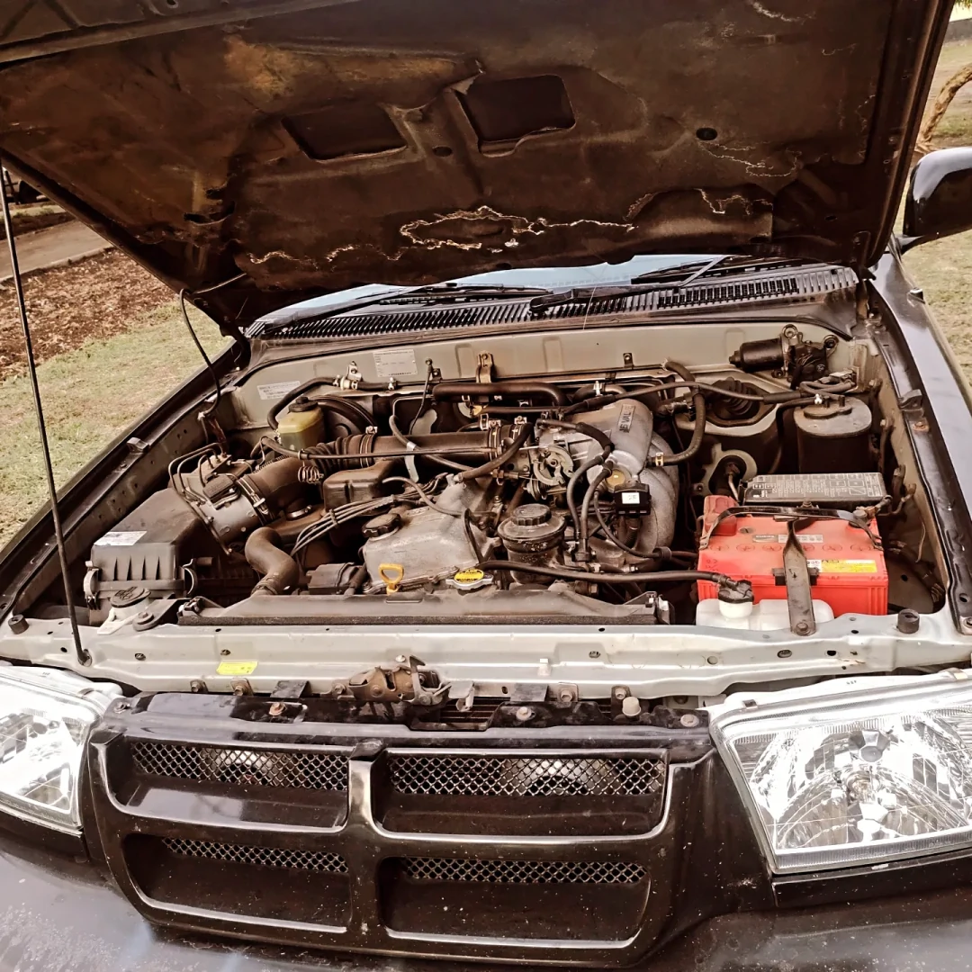 Black Toyota Hilux Surf 3RZ Engine for Sale thumbnail 9