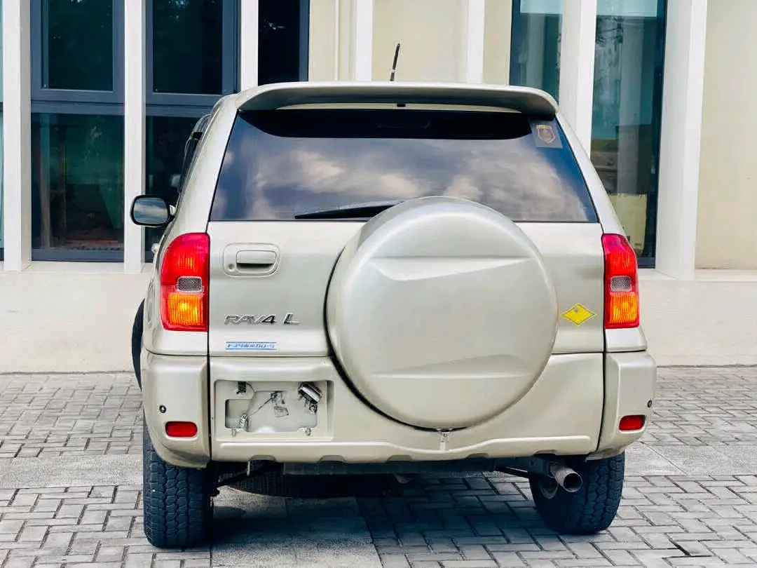 Toyota RAV4 L 2003 Gold thumbnail 4