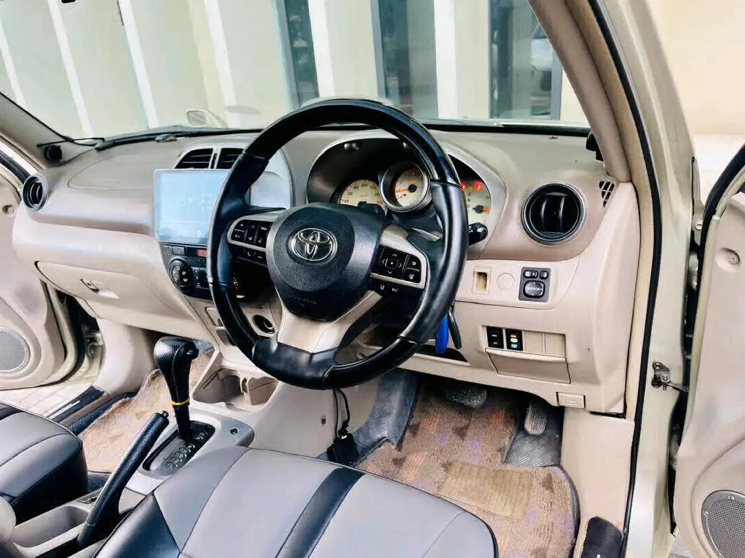 Toyota RAV4 L 2003 Gold thumbnail 8