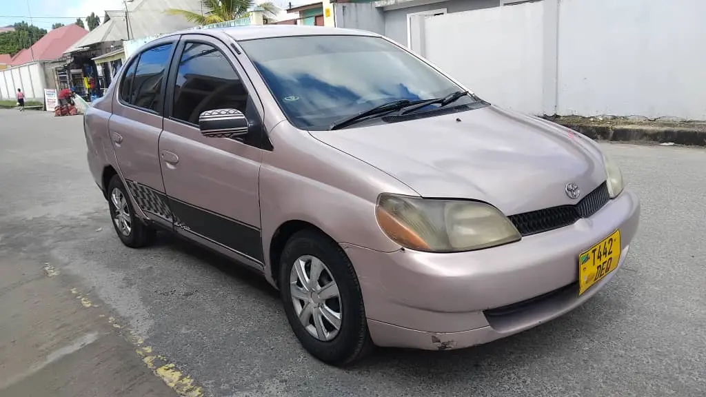 Toyota Platz DEQ thumbnail 2