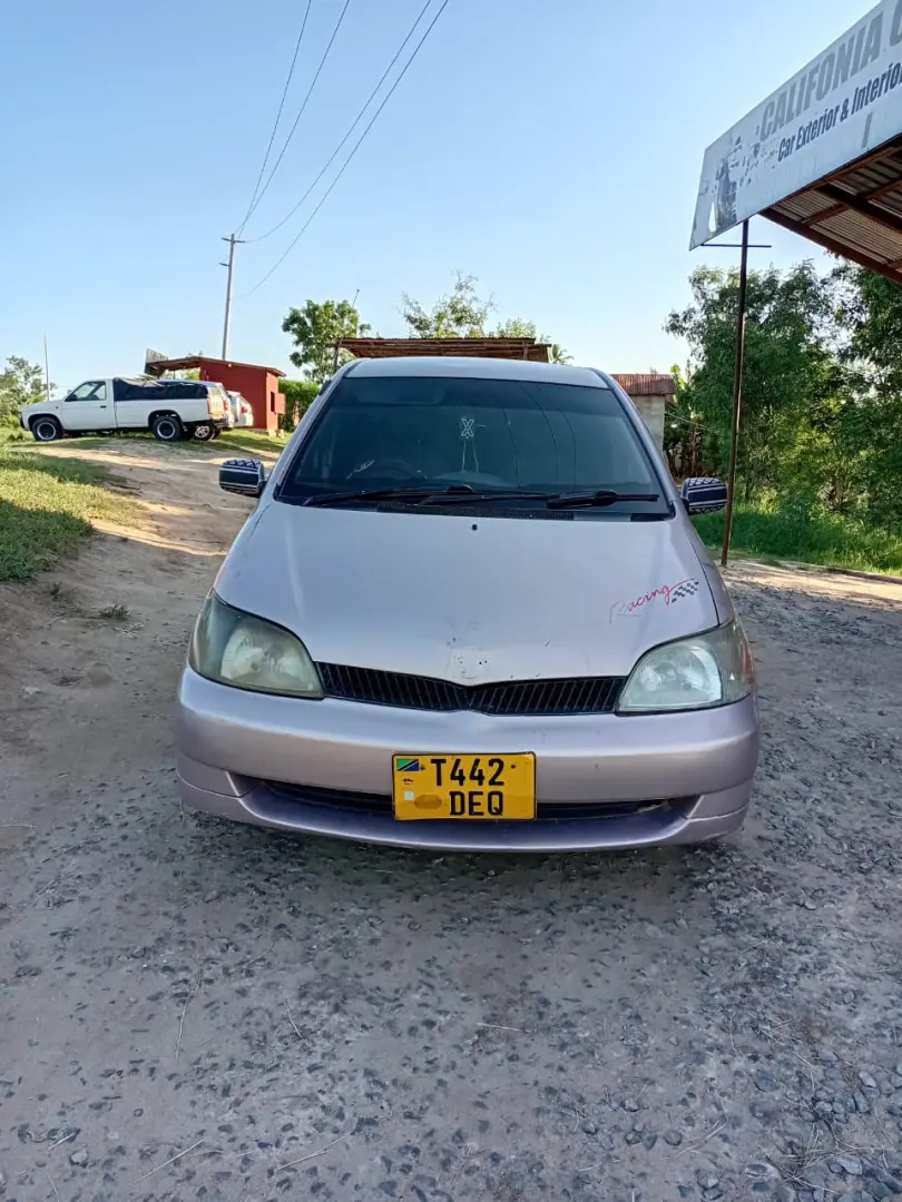 Toyota Platz DEQ thumbnail 5