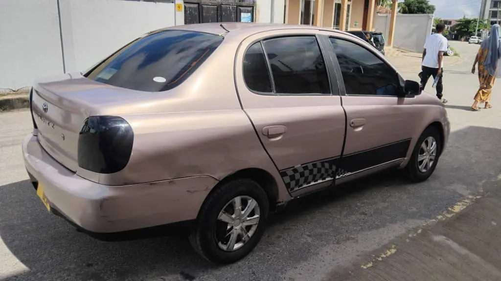 Toyota Platz DEQ thumbnail 8