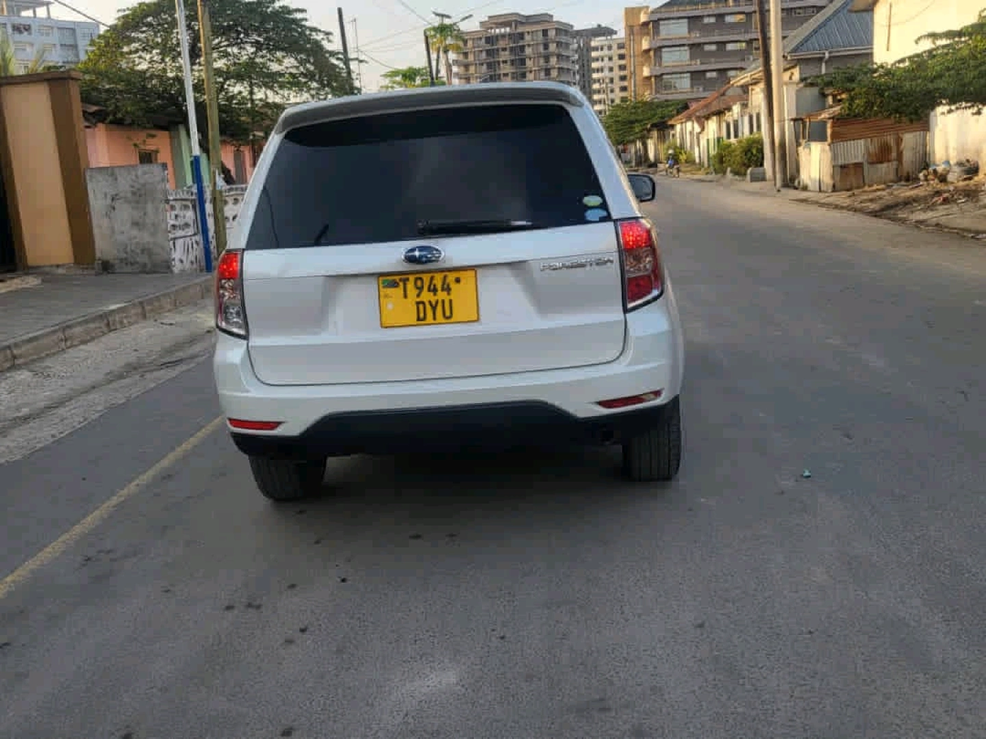 Subaru Forester Non-Turbo 2010 White (Reg DYU) thumbnail 2