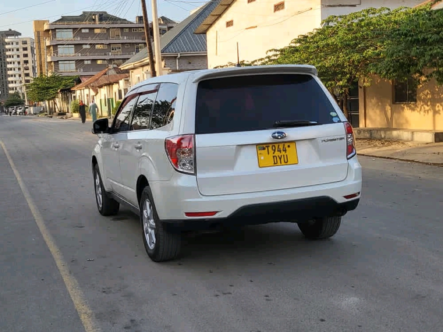 Subaru Forester Non-Turbo 2010 White (Reg DYU) thumbnail 4
