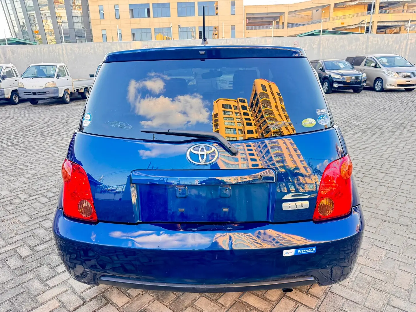 Toyota Ist 2005 thumbnail 2