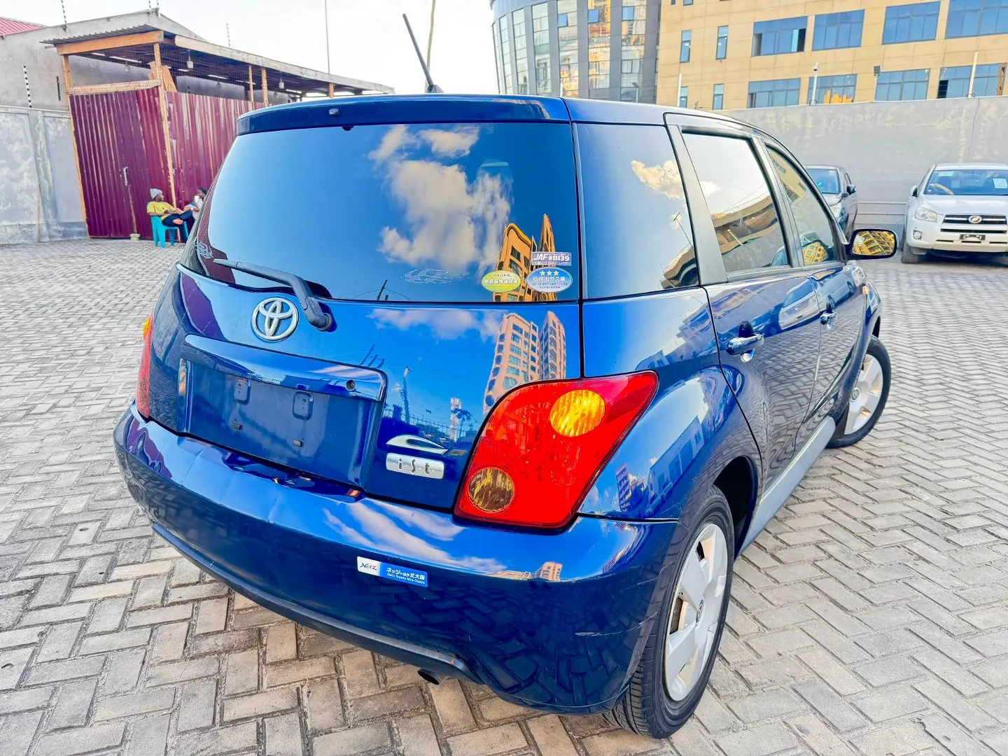 Toyota Ist 2005 thumbnail 3