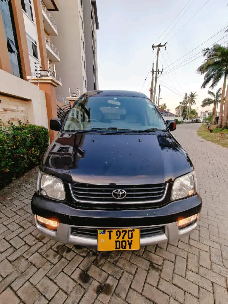 Toyota Noah Exurb (DQY) 2002 thumbnail 3