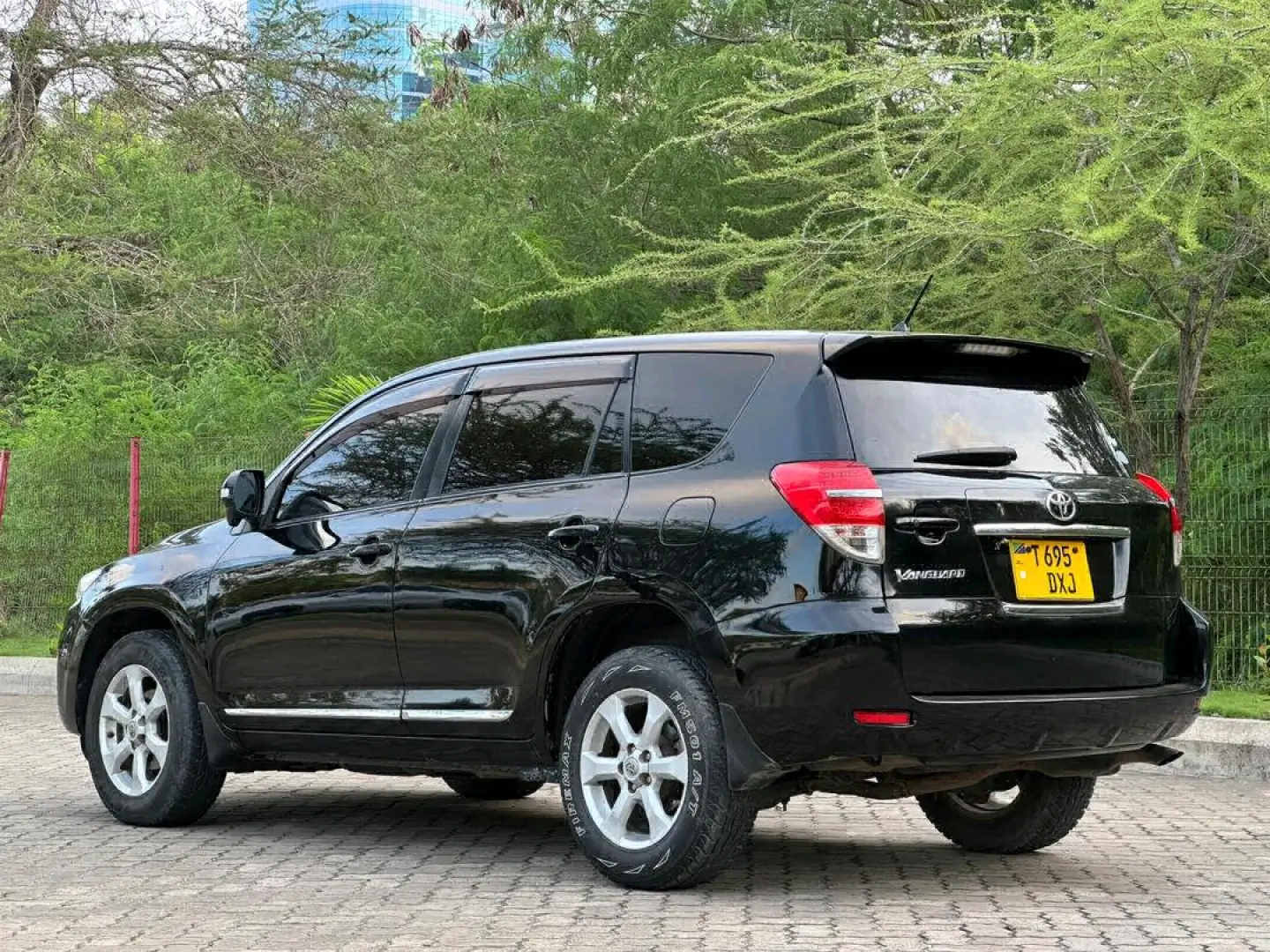 Toyota Vanguard 7 Seater SUV 2010 Black thumbnail 9