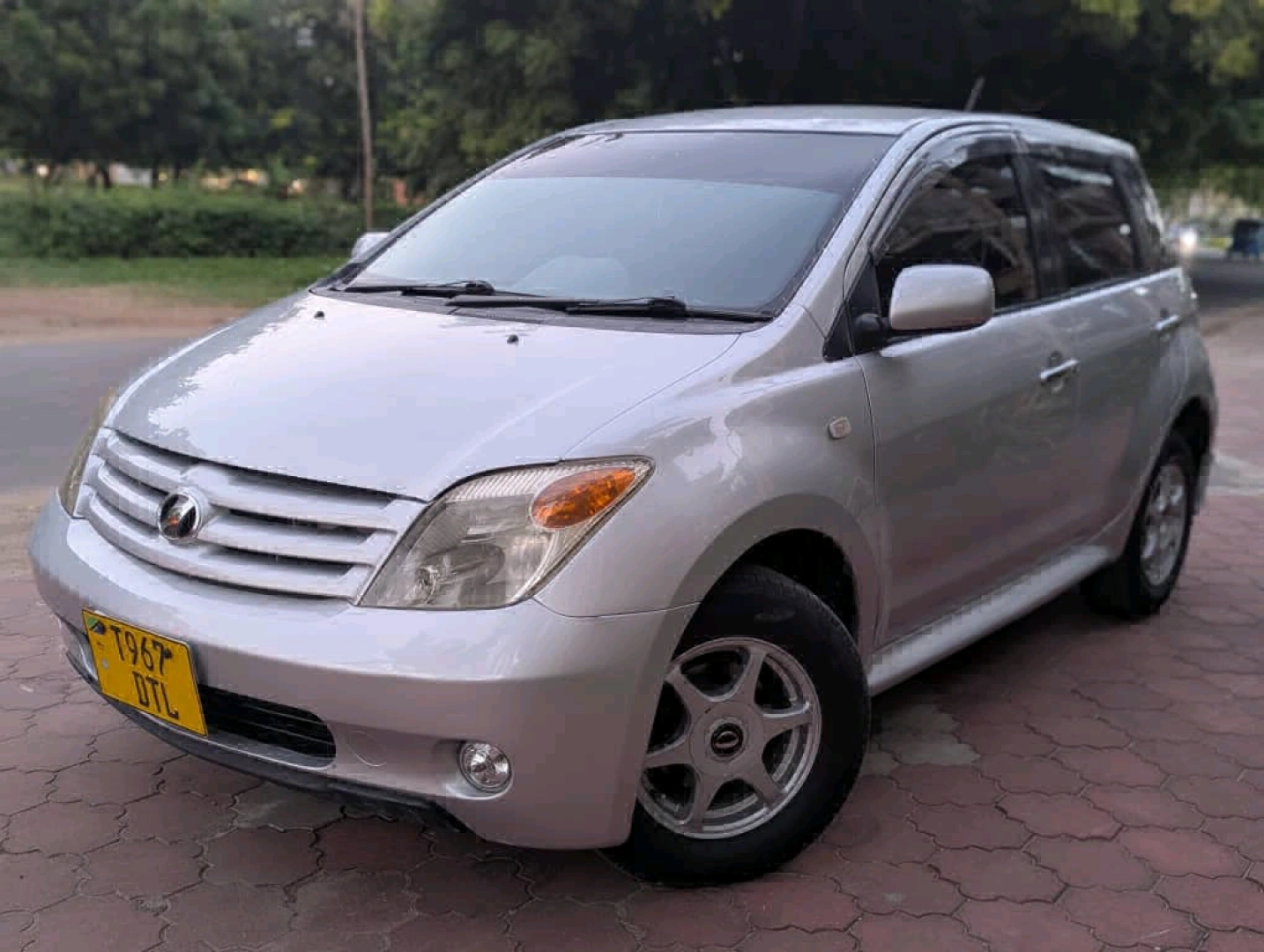 Toyota Ist 2005 Automatic 1290cc thumbnail 5