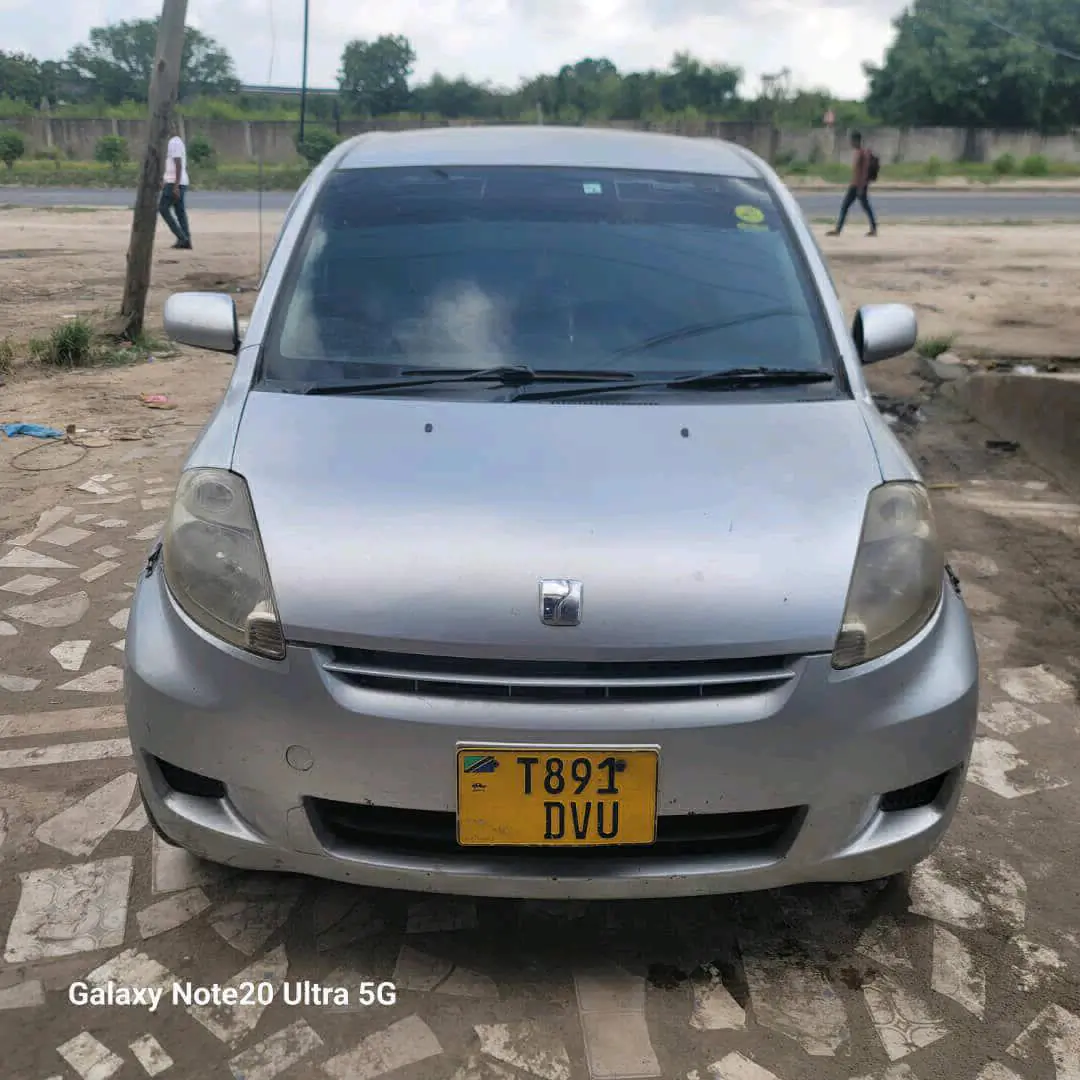 Toyota Passo 2003 Silver