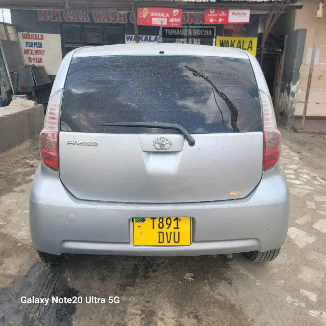 Toyota Passo 2003 Silver thumbnail 3