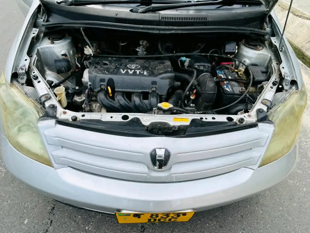 Toyota Ist 2003 (DGG)