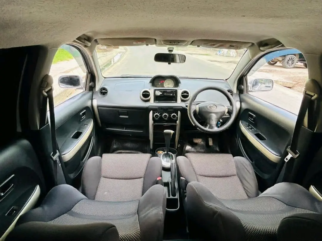 Toyota Ist 2003 (DGG) thumbnail 4