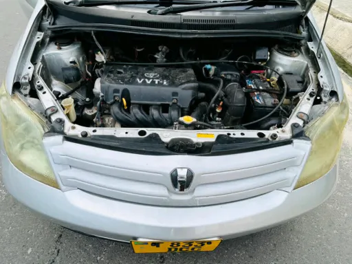 Toyota Ist 2003 (DGG)