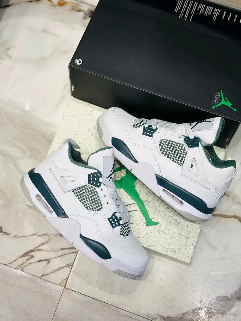 Travis Scott Air Jordan 4 Sneakers thumbnail 2