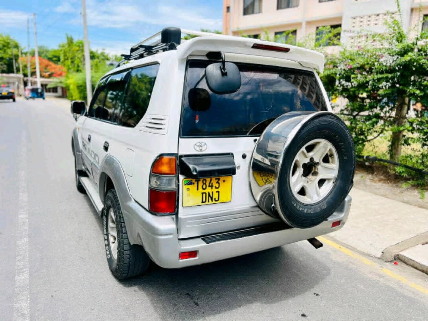 Toyota Prado TXL SUV White 3RZ Engine thumbnail 4