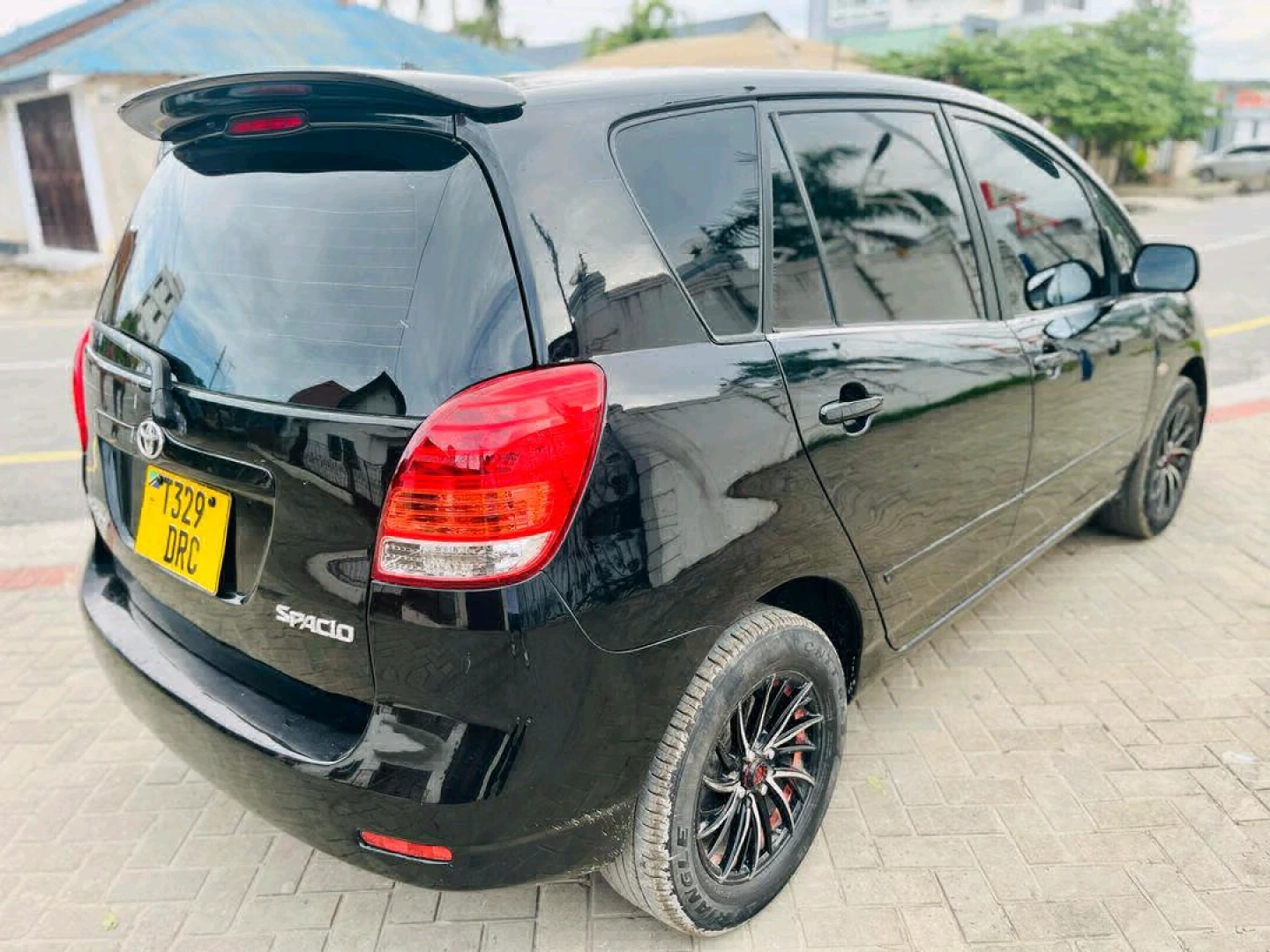 Black Toyota Corolla Spacio T329 DRC thumbnail 4