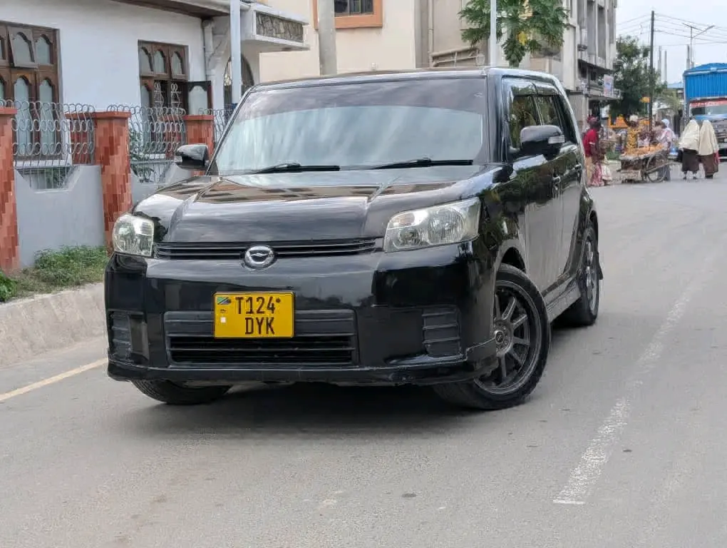 Black Toyota Rumion 2008 (1490cc) - Full AC