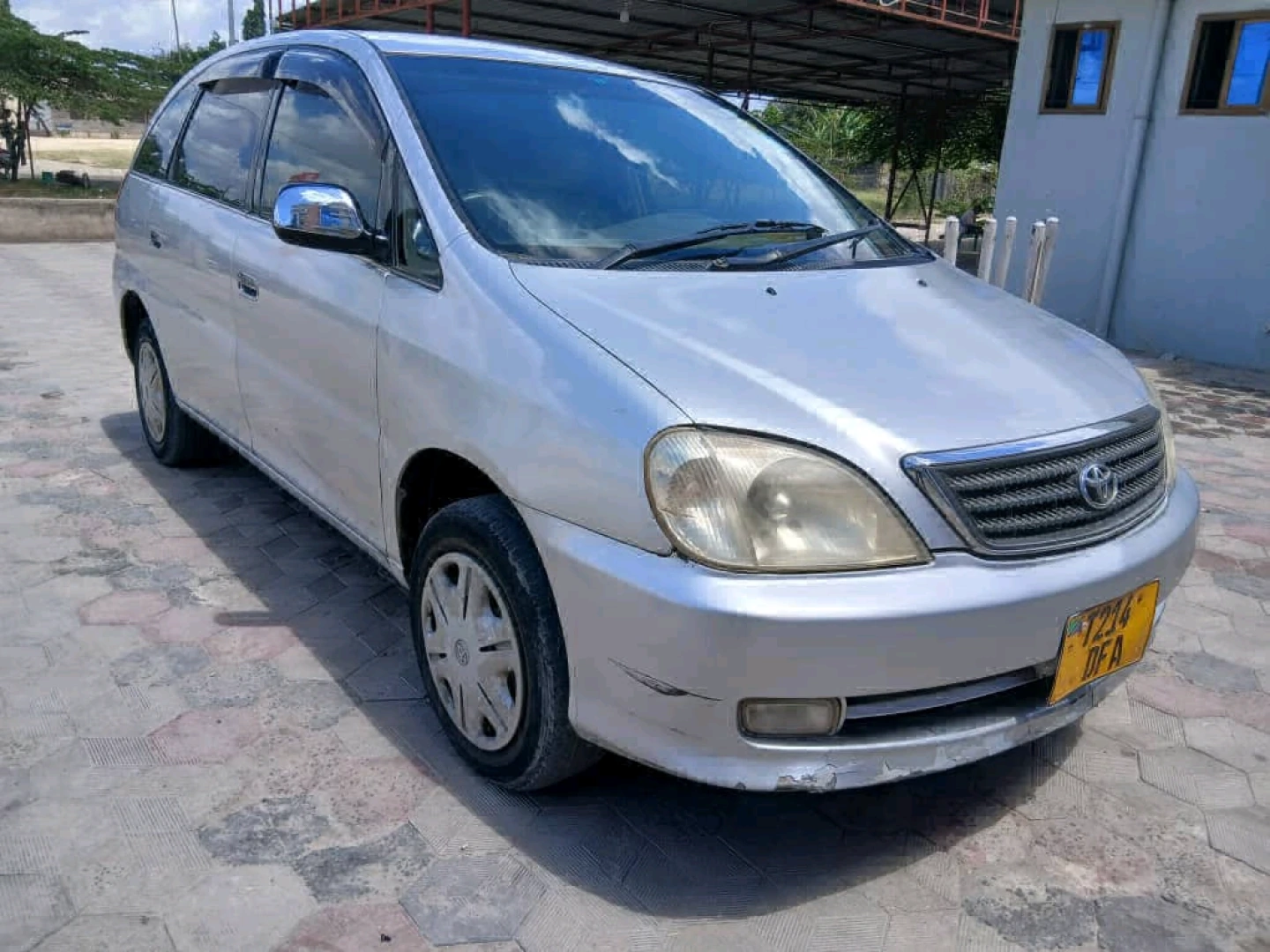 Toyota Nadia Station Wagon 2001 thumbnail 4