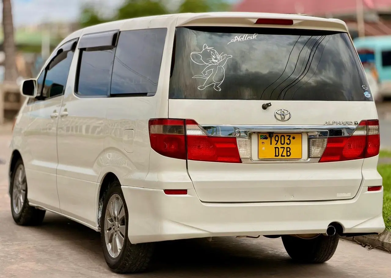 Toyota Alphard thumbnail 2