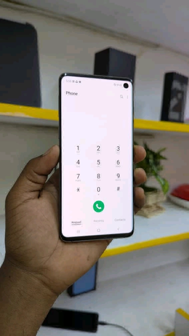 Samsung Galaxy S10 128GB with Phone Cover and Protector