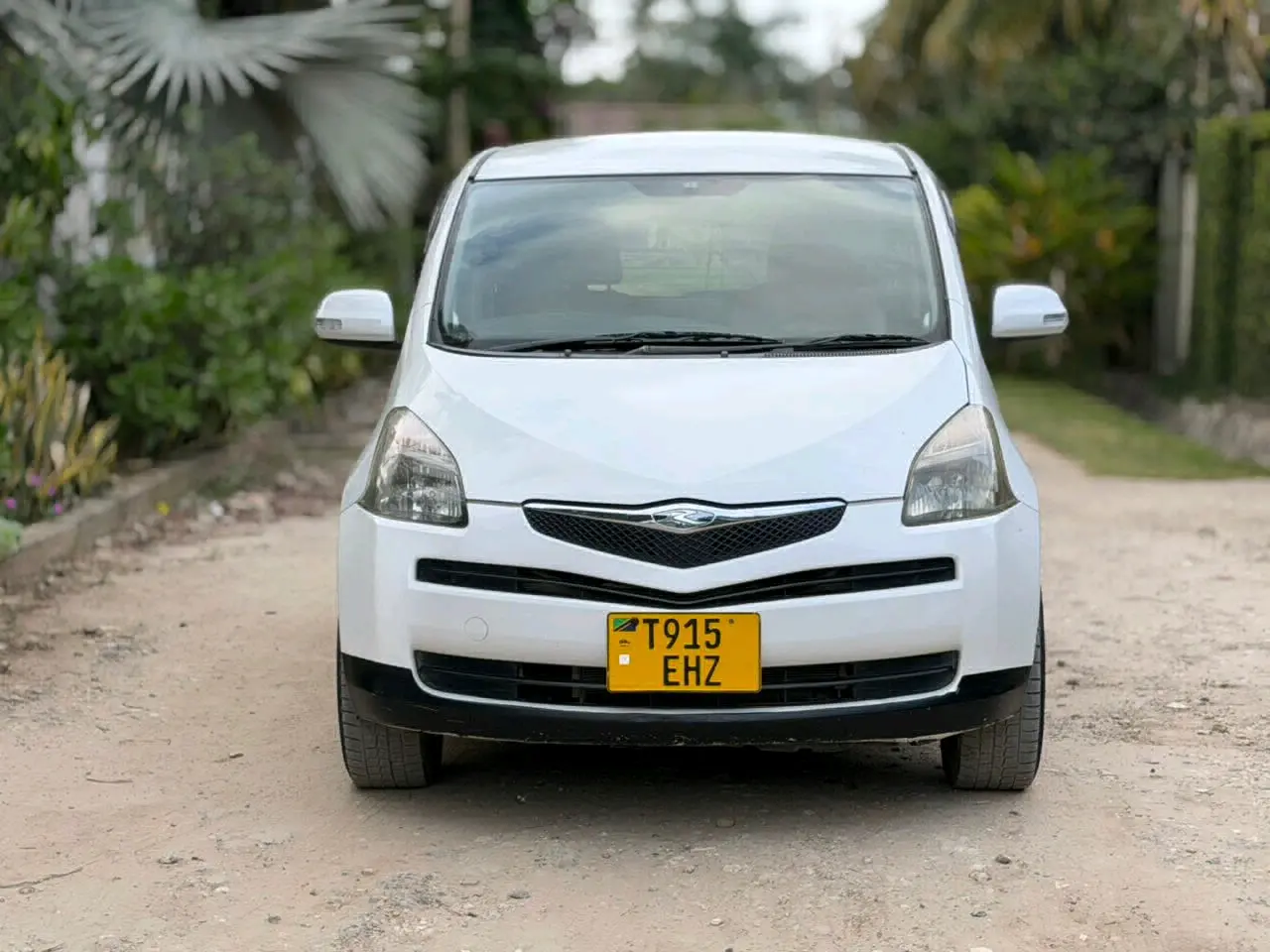 Toyota Ractis White 1290cc Automatic