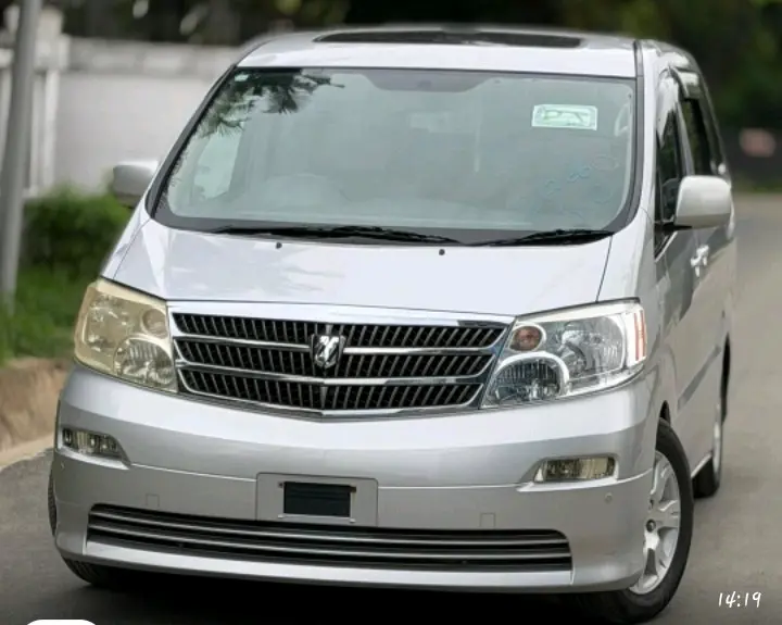 Toyota Alphard thumbnail 2