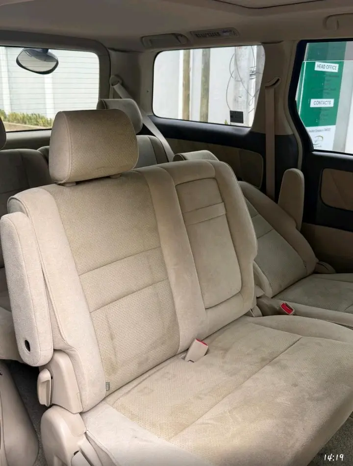 Toyota Alphard thumbnail 4