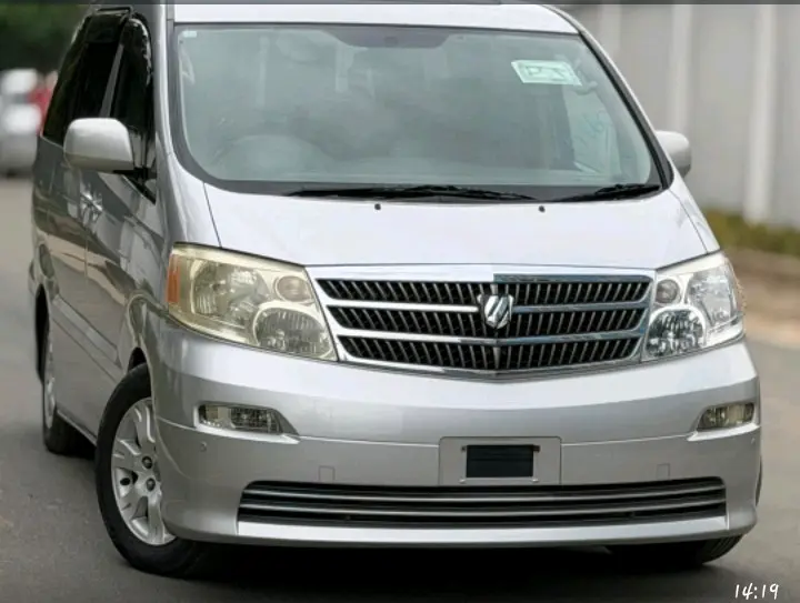 Toyota Alphard thumbnail 5