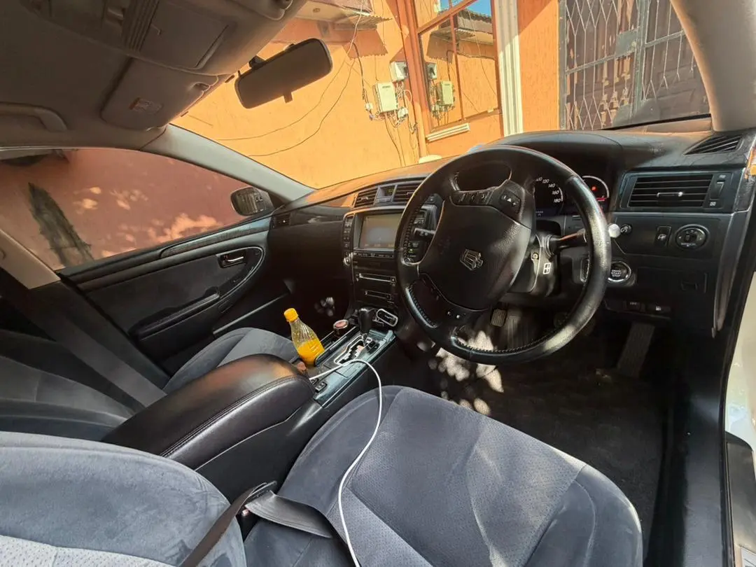 Toyota Crown Athlete 2006 thumbnail 4