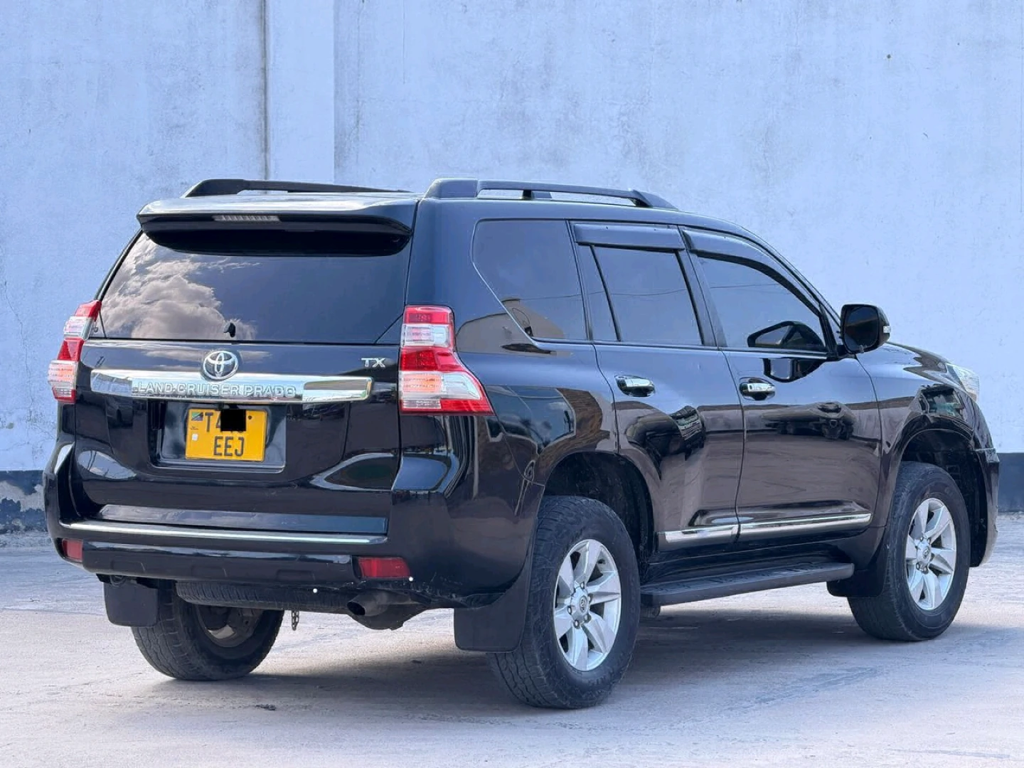 Toyota Land Cruiser Prado 150 (2016, Black) thumbnail 3