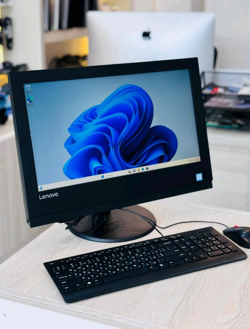 Lenovo V310z All-in-One PC Core i3 7th Gen thumbnail 2