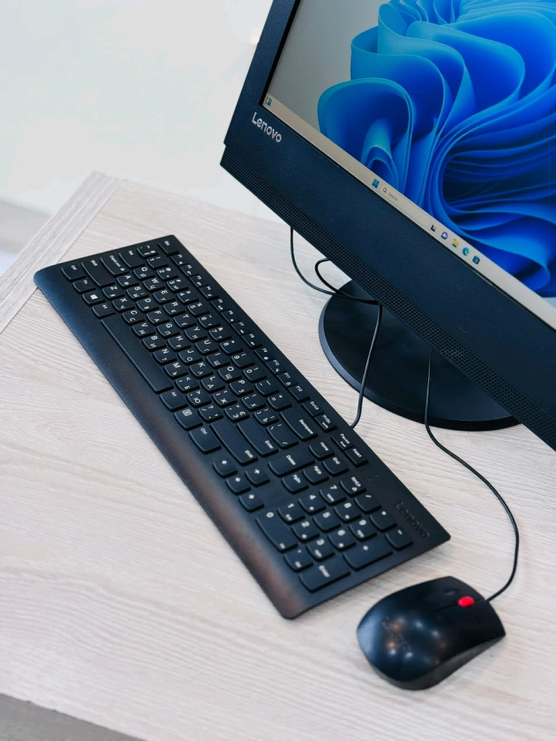 Lenovo V310z All-in-One PC Core i3 7th Gen thumbnail 4