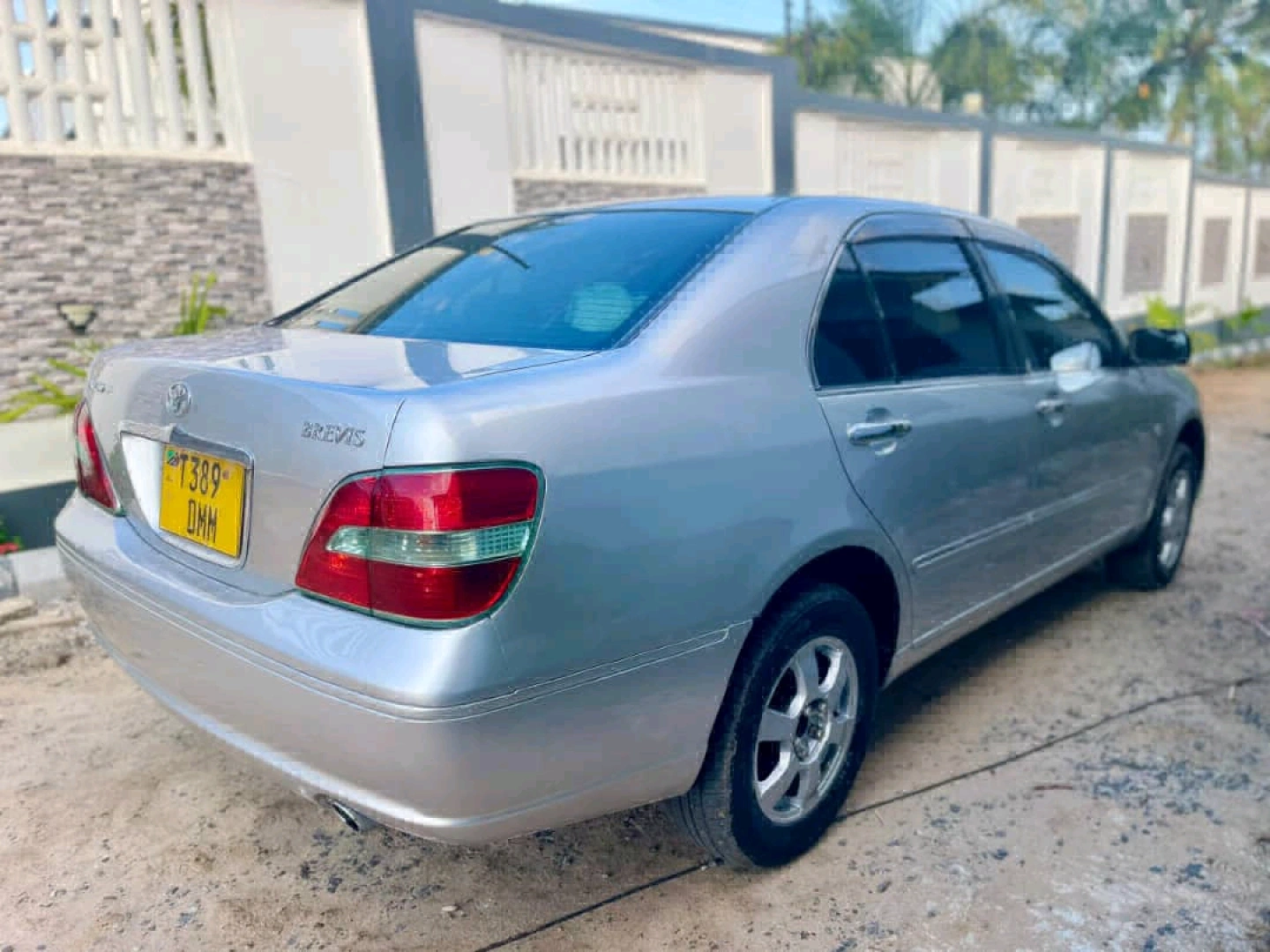 Toyota Brevis Sedan (2490cc) - Full AC